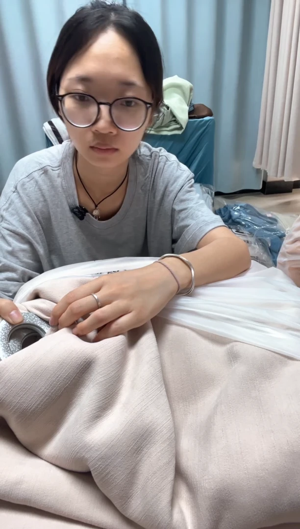 布编号30-6米对开高度3.1打孔粉色雪