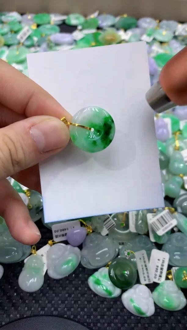 颈饰18K金镶嵌翡翠天然缅甸翡翠A货