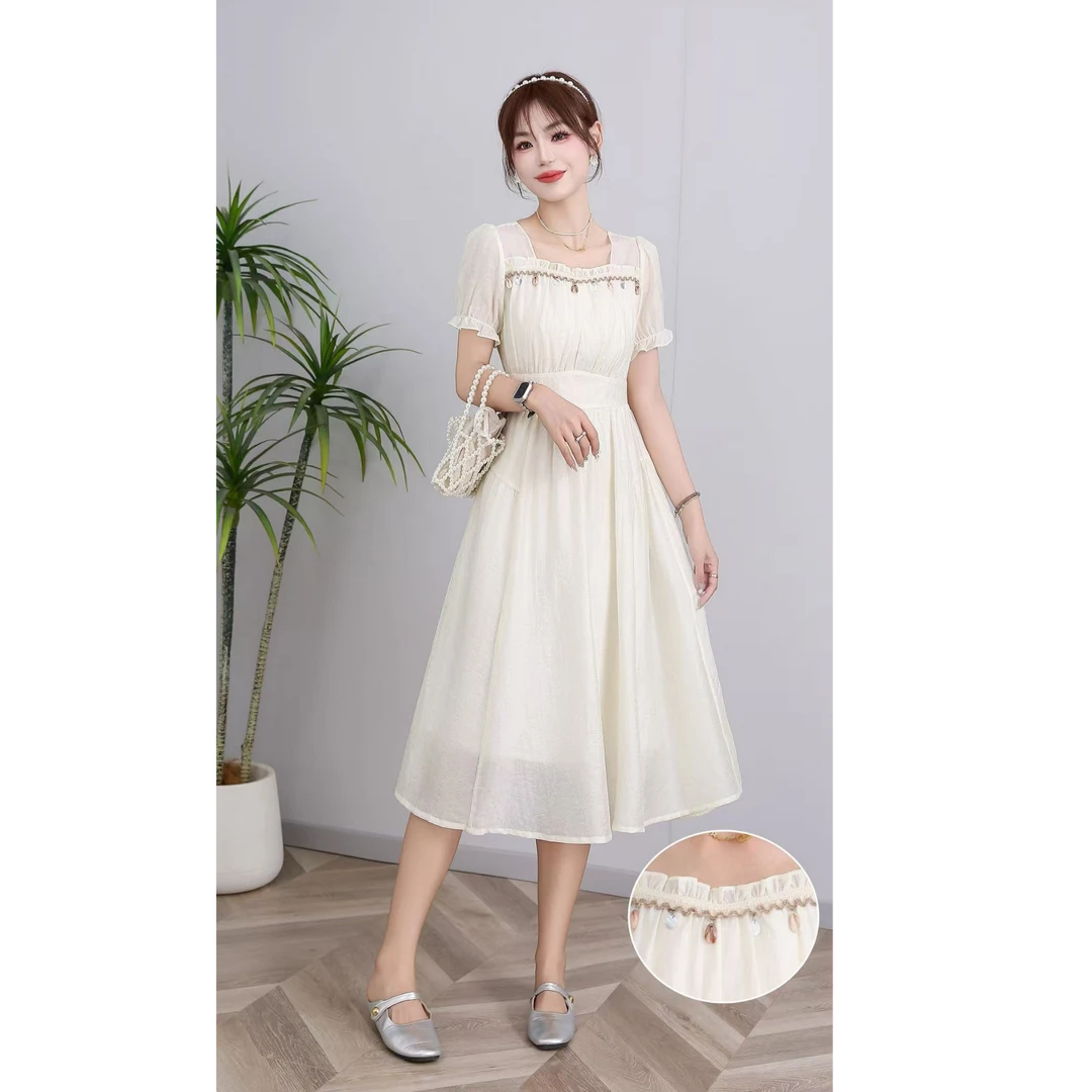 9967法式轻熟风方领泡泡袖连衣裙女夏新款显瘦设计感甜美初恋裙子