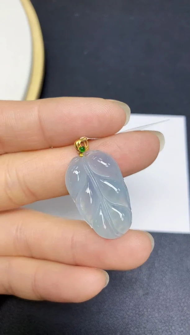 翡翠18K金镶嵌颈饰 天然翡翠A货