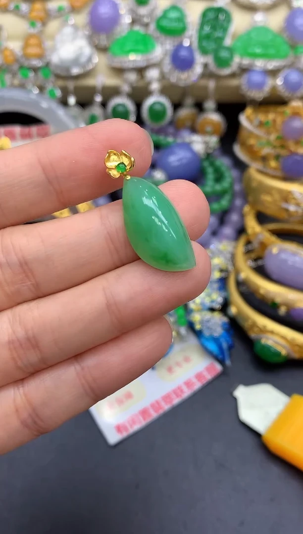 颈饰18K金镶嵌翡翠277-中国好珍宝