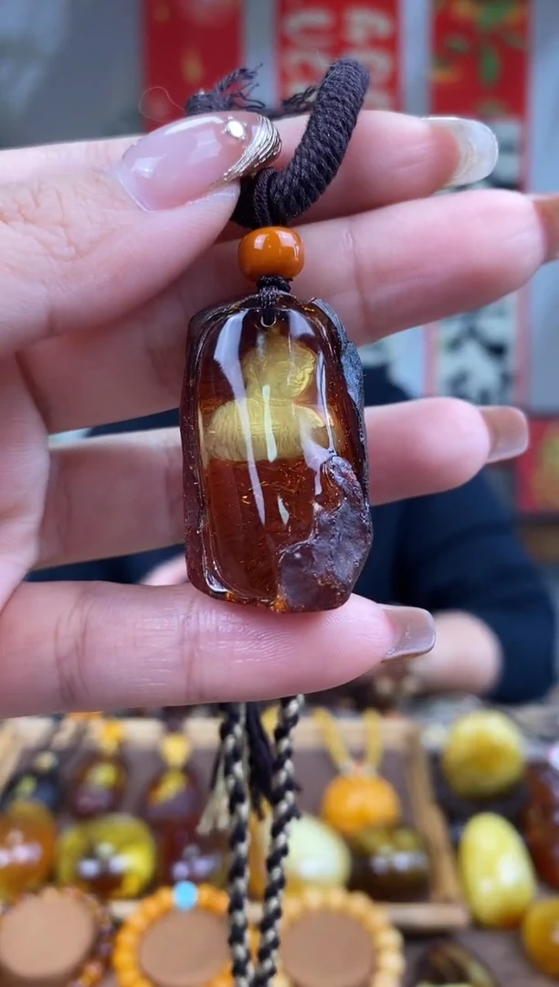 【闪购商品】琥珀裸石未镶嵌基地发货 一物一证 顺丰包邮