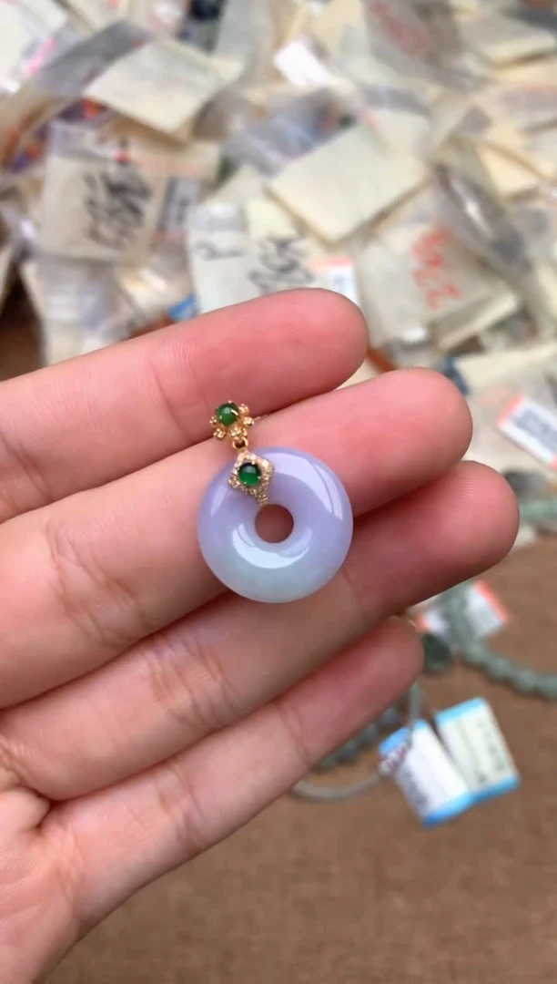 18K金镶嵌挂件翡翠—