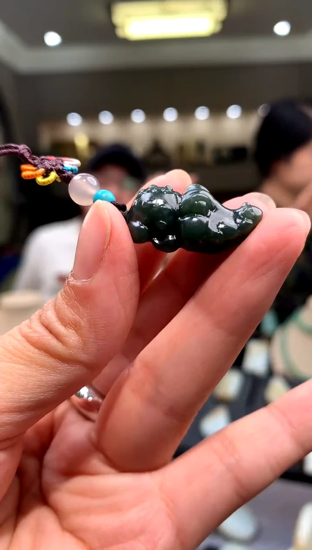 和田玉未镶嵌包链包挂