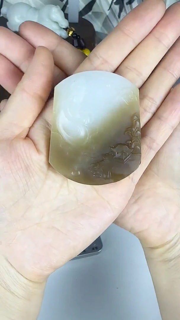 颈饰未镶嵌和田玉（糖玉）观音牌