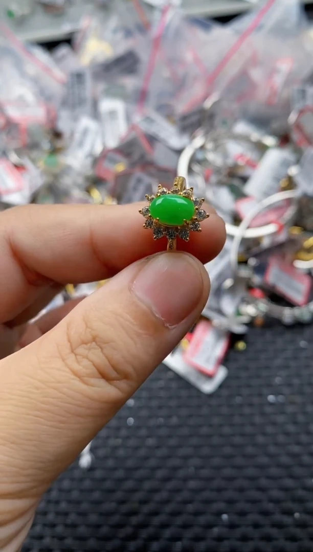 翡翠戒指银S925镶嵌1300000   2