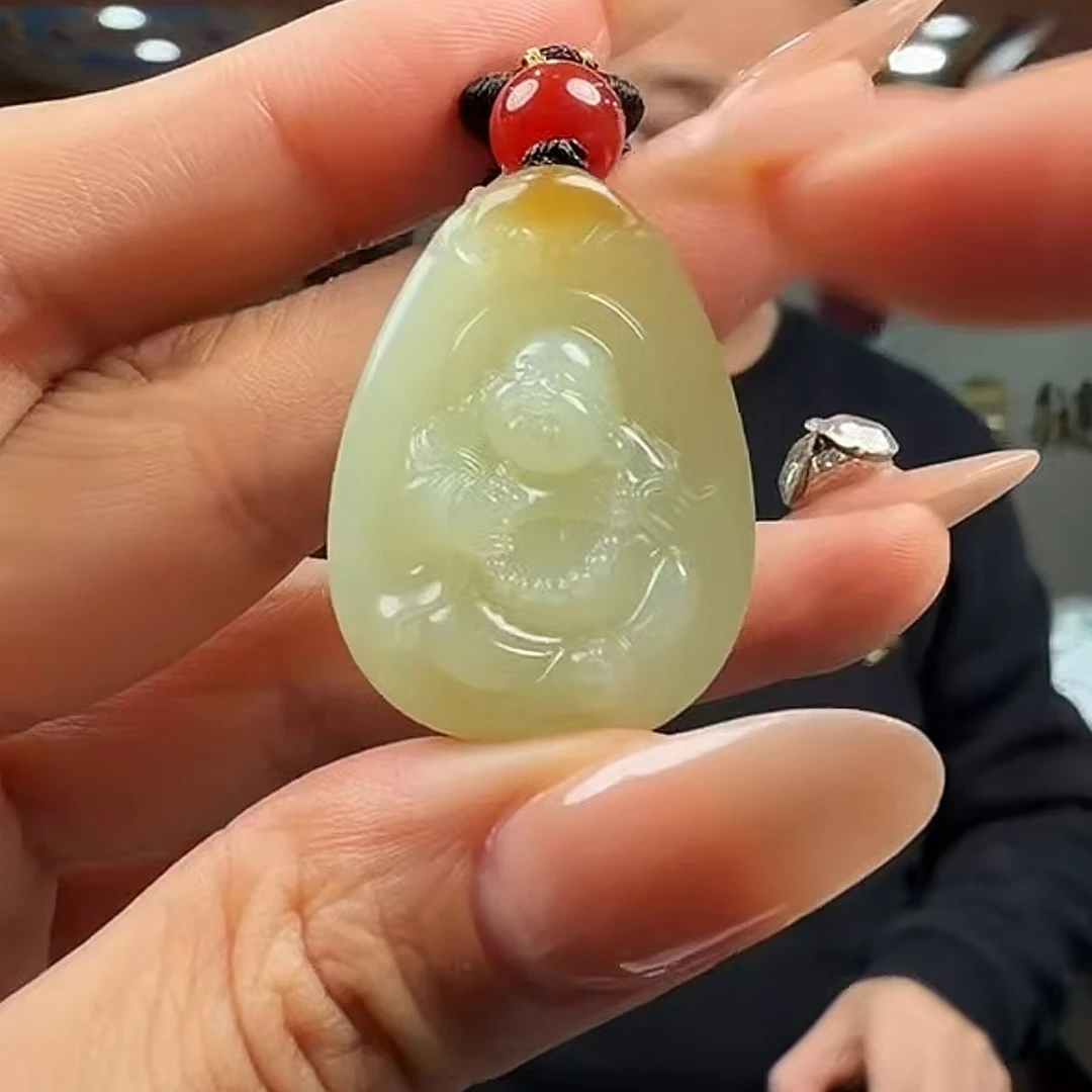 正宗天然和田玉吊坠