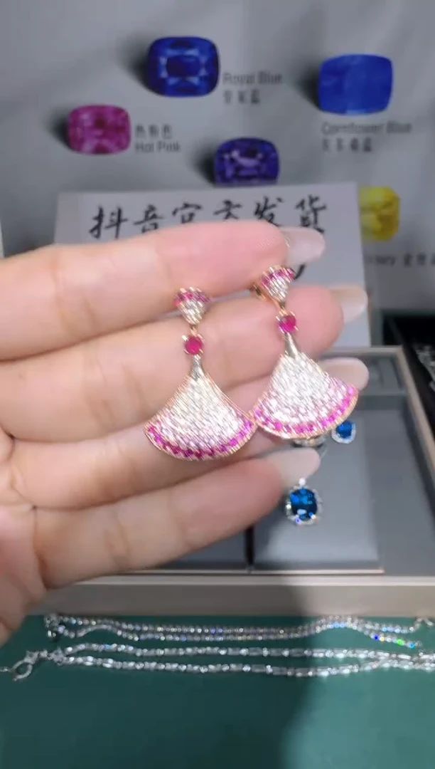 18K金镶嵌耳饰红宝石0