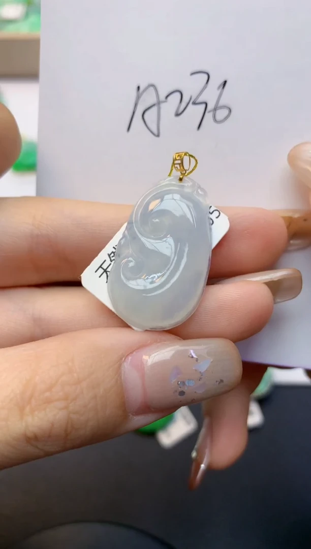 颈饰18K金镶嵌翡翠天然A货翡翠百元以上9元证书费自理