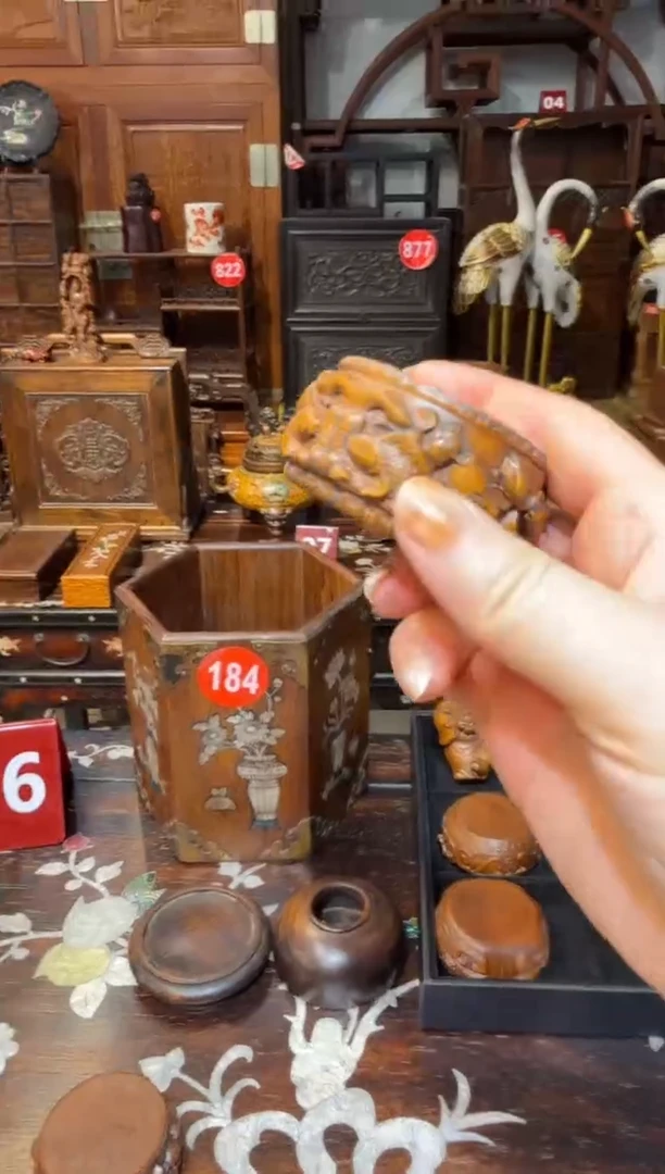 木黄杨木年年有余底座68.88888