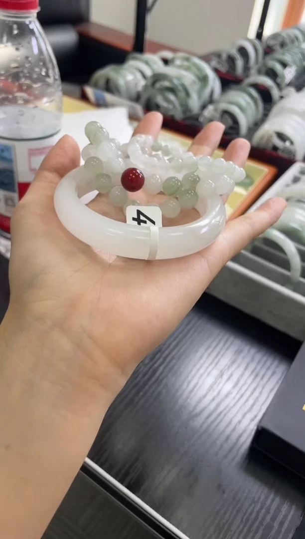 未镶嵌手镯石英质玉449