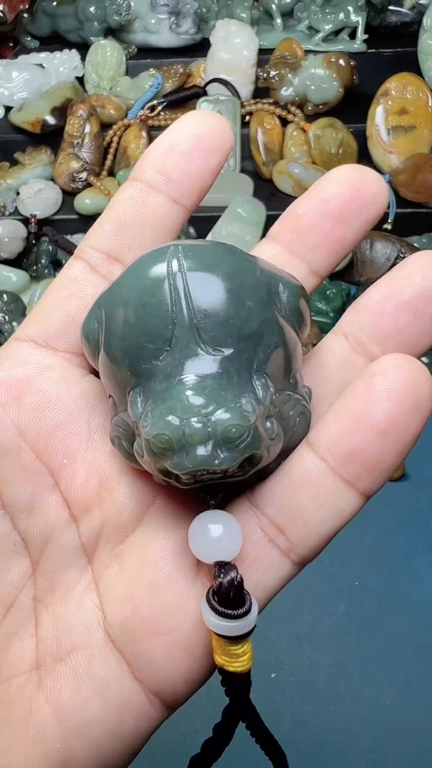 未镶嵌和田玉把件-