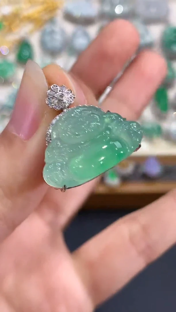 吊坠(不含链)18K金镶嵌翡翠B197