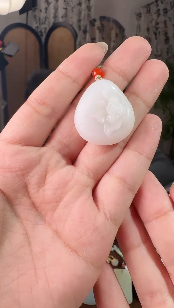 颈饰未镶嵌和田玉花牌