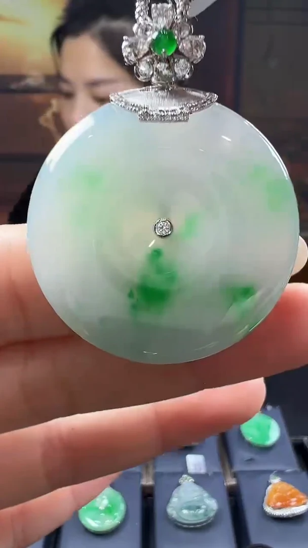 18K金镶嵌挂件翡翠平安扣 不含链