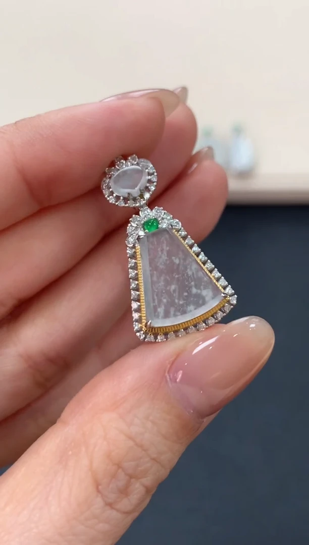 翡翠18K金镶嵌吊坠(不含链)无事牌吊坠3800