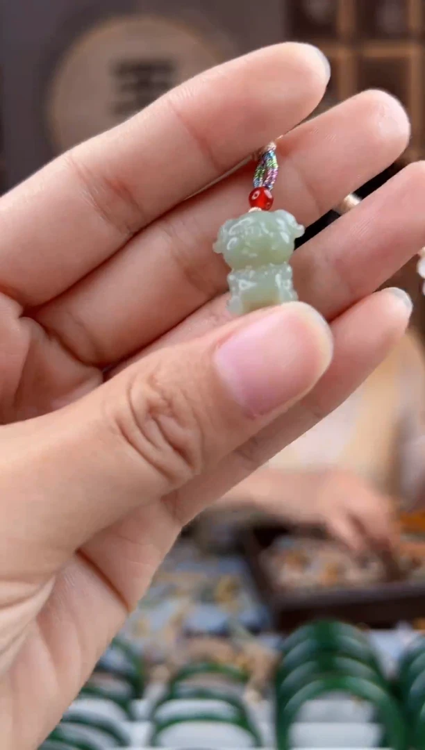 颈饰未镶嵌和田玉拍一发一，拍一发一