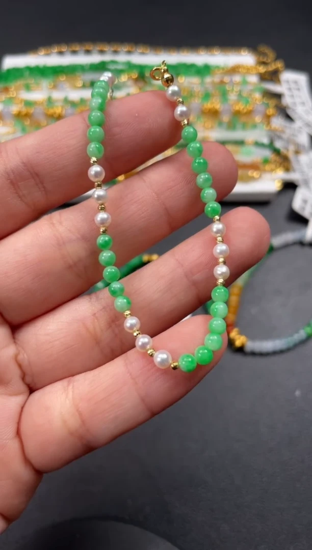 18K金镶嵌手链翡翠一条  P191