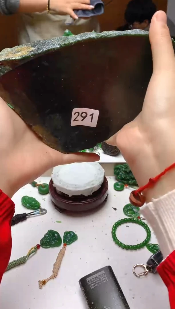 未镶嵌和田玉（碧玉）珠宝半成品1