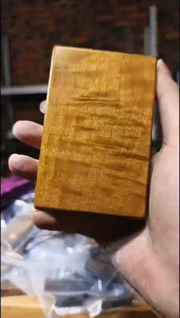 金丝楠     烟盒