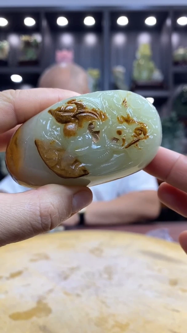 玉幸***人 玉岫岩料手工雕刻摆件居家装饰送礼一物一图