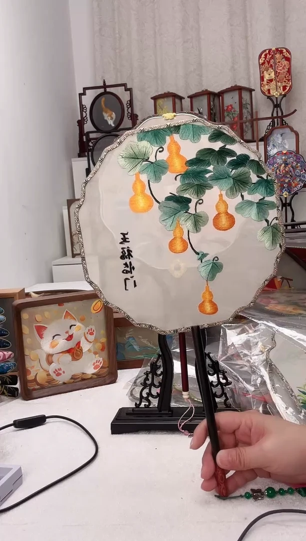 扇子苏绣作品手工团扇