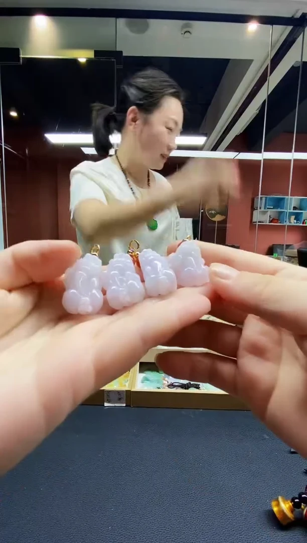 颈饰未镶嵌翡翠翡翠吊坠多样性发其一