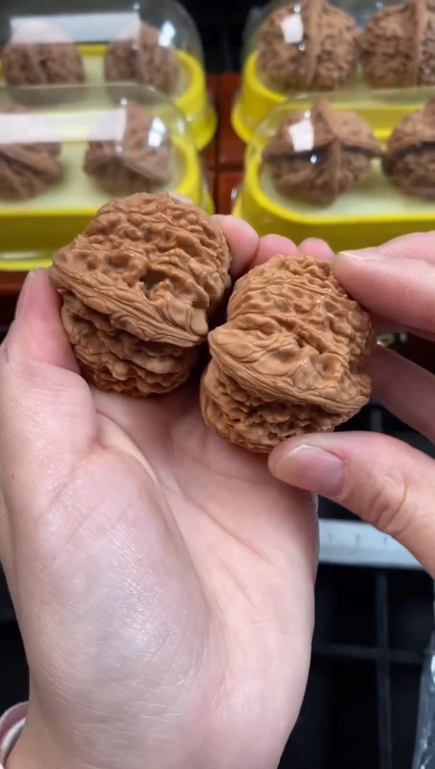 把件文玩核桃南疆石44尺Q333