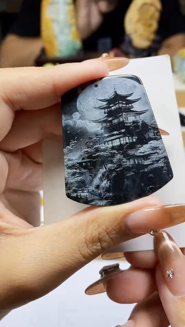颈饰未镶嵌翡翠1