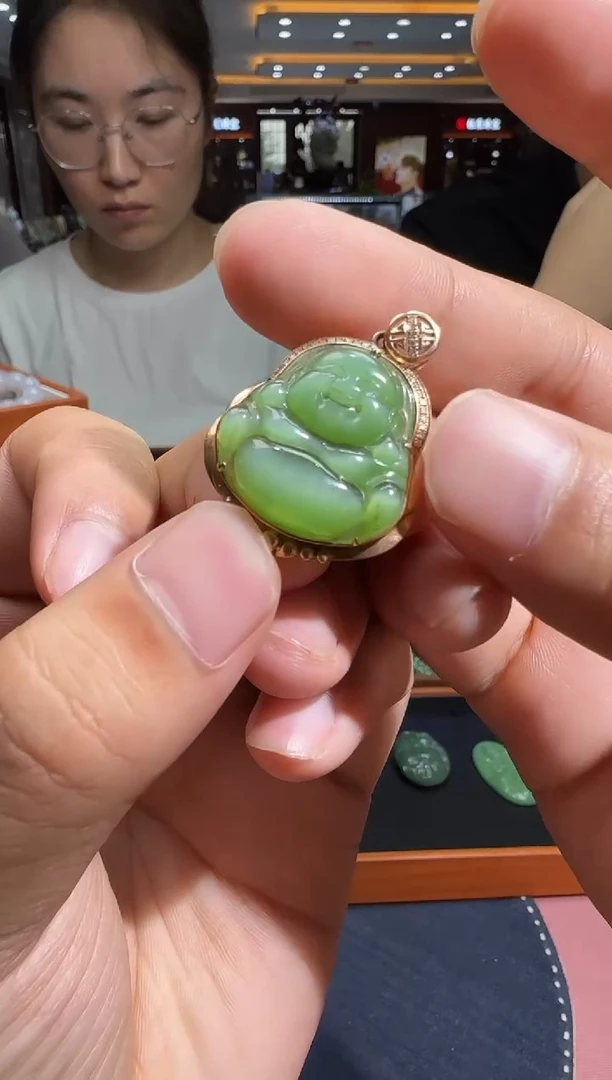 18K金镶嵌和田玉挂件【陆907】54 7026