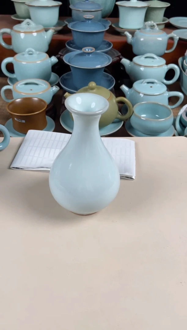 【闪购商品】其他微瑕月白玉壶春或者梅萍一个13cm