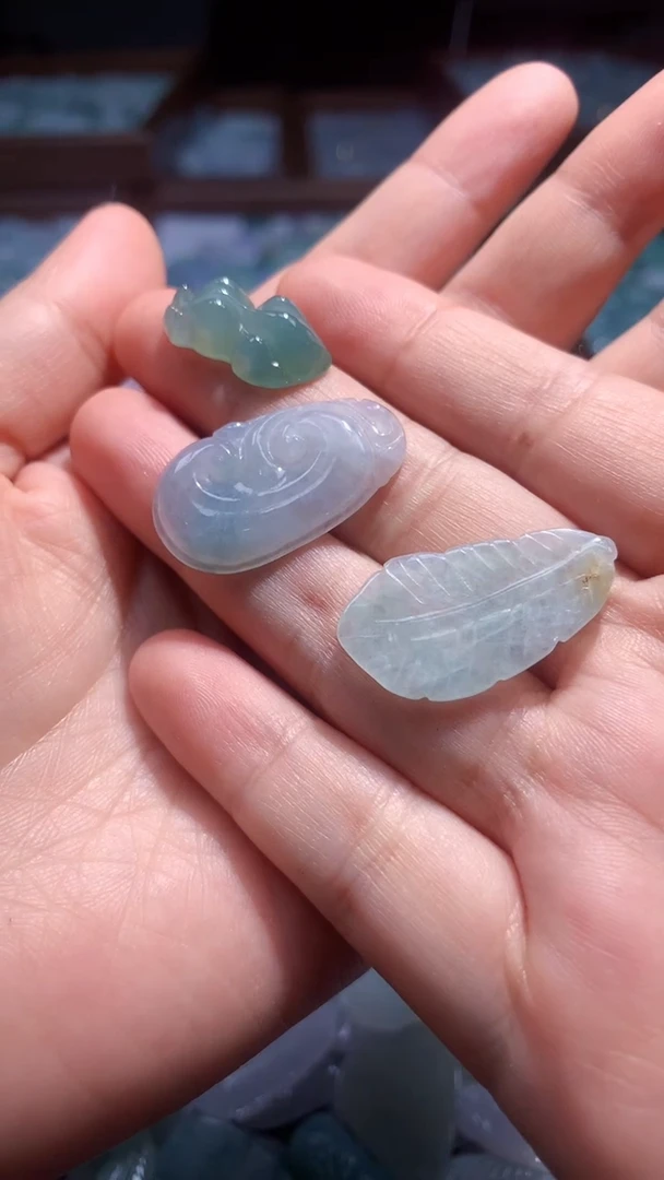 翡翠未镶嵌吊坠(不含链)1