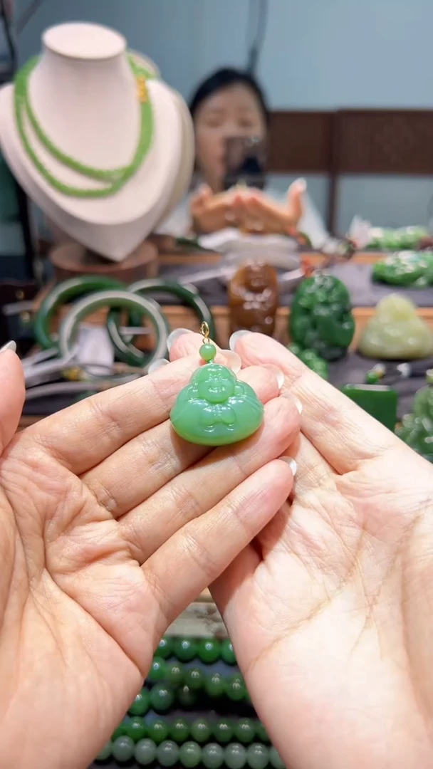 和田玉（碧玉）18K金镶嵌颈饰1