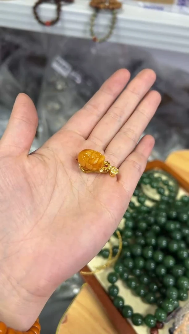 【闪购商品】蜜蜡颈饰银S925镶嵌蜜蜡貔貅银吊坠[0600]