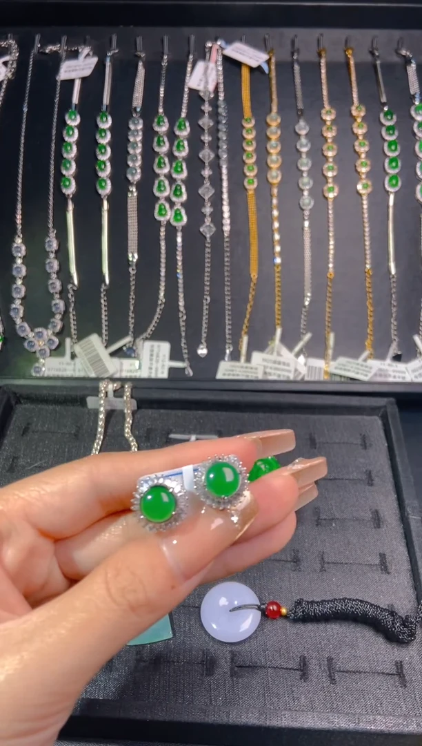 【闪购商品】翡翠耳饰未镶嵌天然翡翠A货45