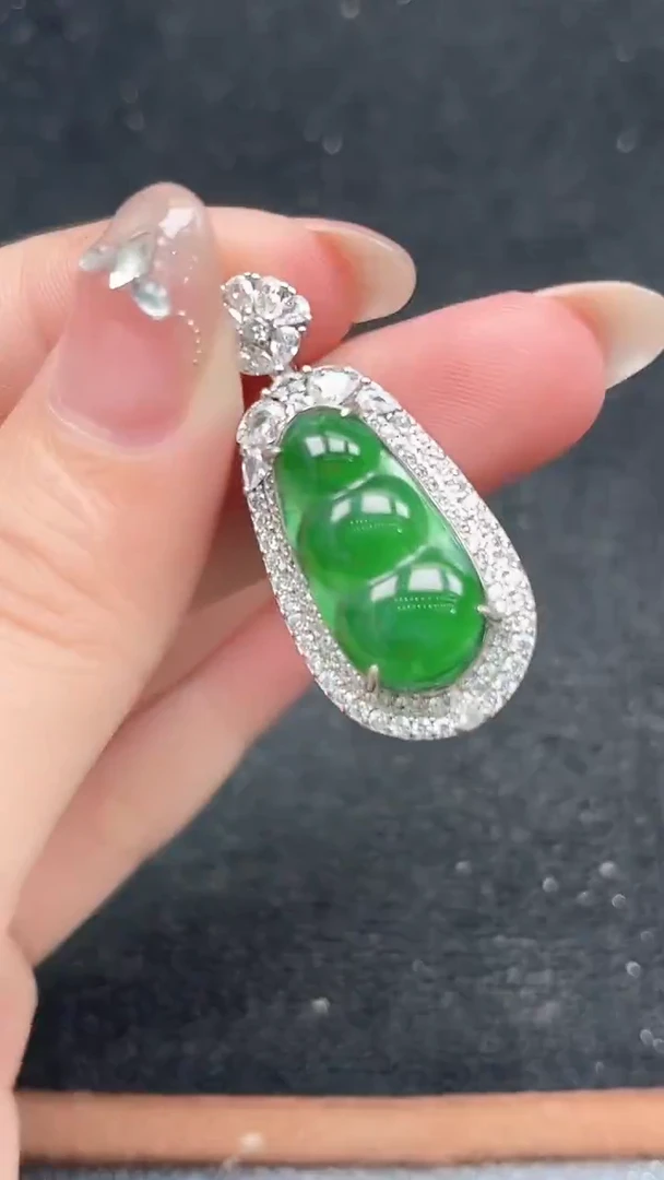 颈饰未镶嵌翡翠赠皮绳