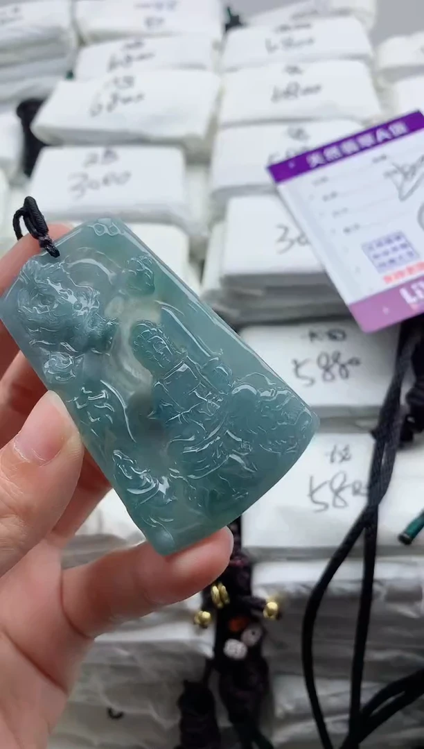 翡翠未镶嵌颈饰8
