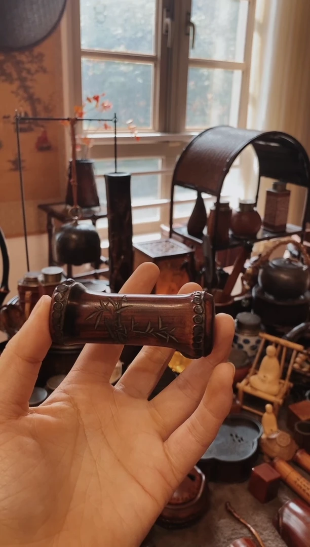 龍****海竹子精品雕刻笔搁