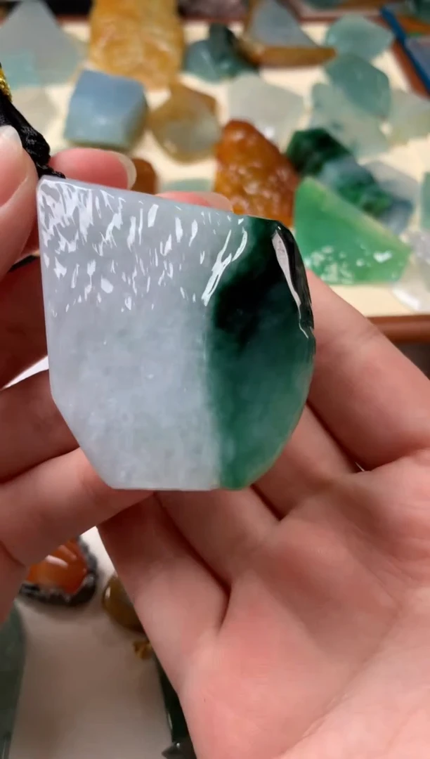 【闪购商品】翡翠颈饰未镶嵌吊坠