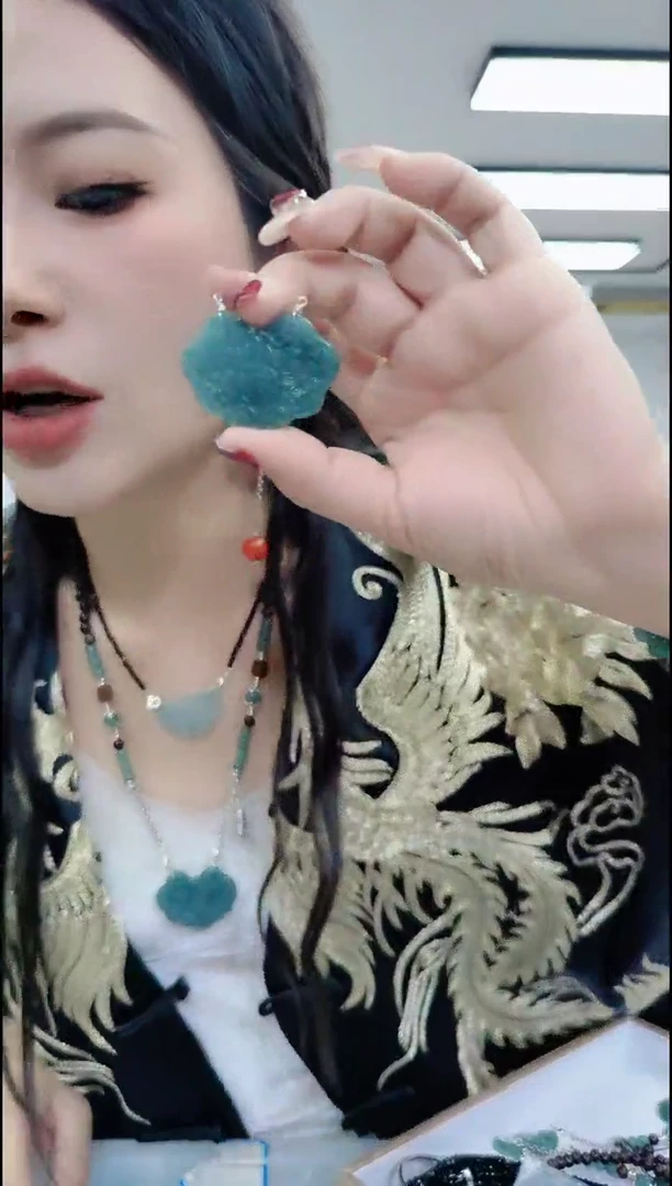 【闪购商品】翡翠颈饰未镶嵌1131蓝水雕刻锁