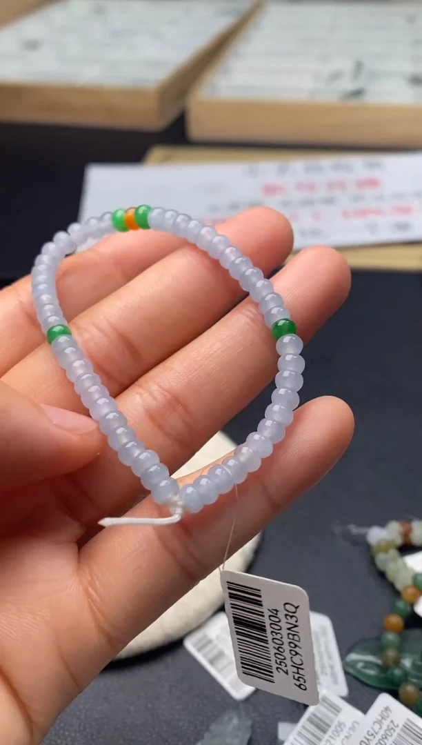 定制翡翠未镶嵌翡翠毛货多样性发一