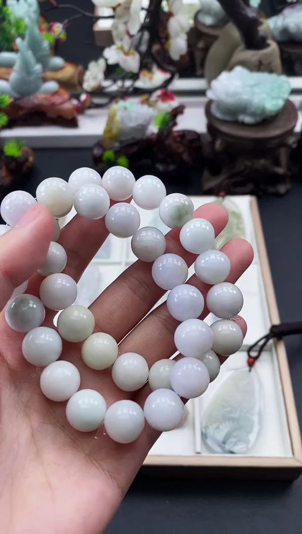 翡翠未镶嵌颈饰天然缅甸A货翡翠随机发一件12mm左右