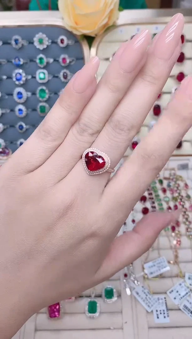 碧玺戒指18K金镶嵌碧玺4.1ct