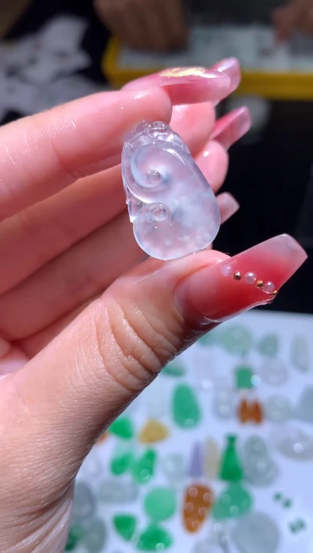 定制翡翠未镶嵌如意