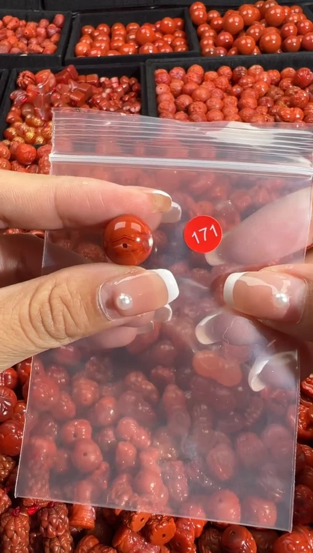 颈饰未镶嵌南红玛瑙1