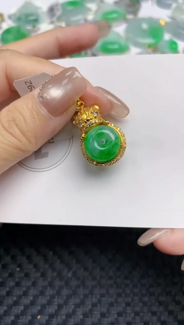 颈饰未镶嵌翡翠天然缅甸A货翡翠百元以上9元证书费自理