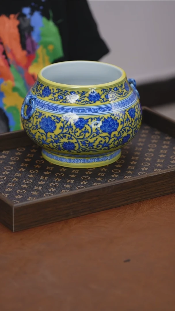 仿明黄釉青花水洗