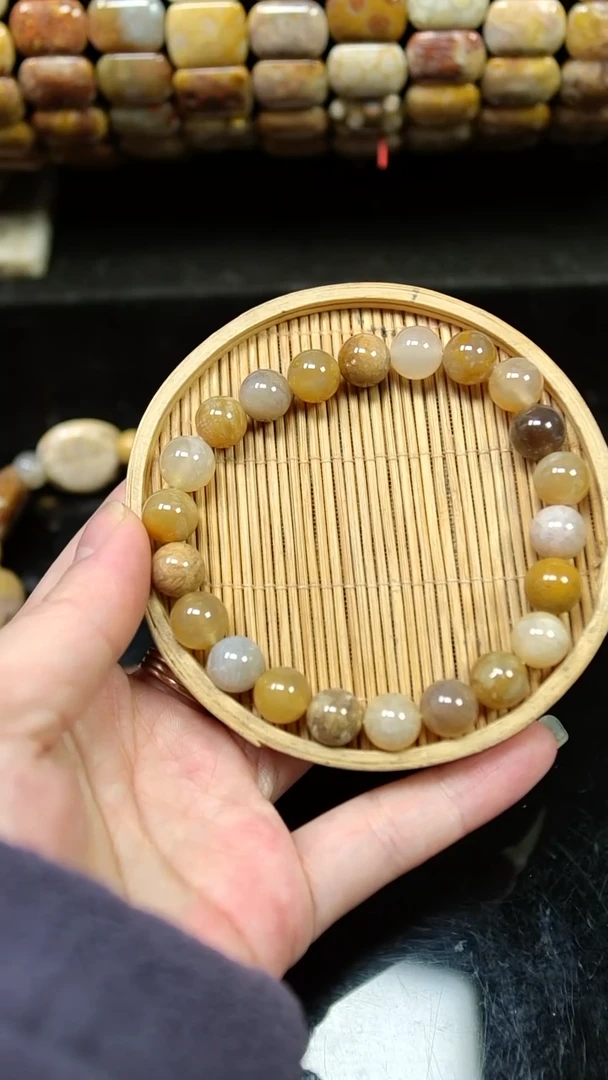 未镶嵌手链硅化玉卡9加手串