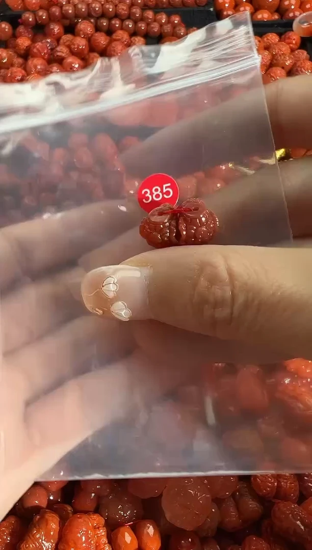 颈饰未镶嵌南红玛瑙1