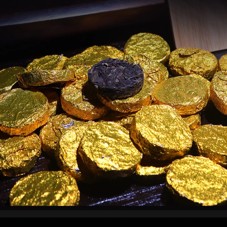 荣东达2017年冰岛春韵迷你小玉饼普洱茶生茶